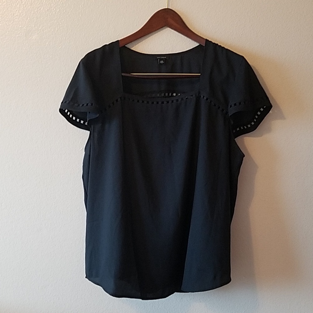 Ann Taylor | black cap sleeve blouse